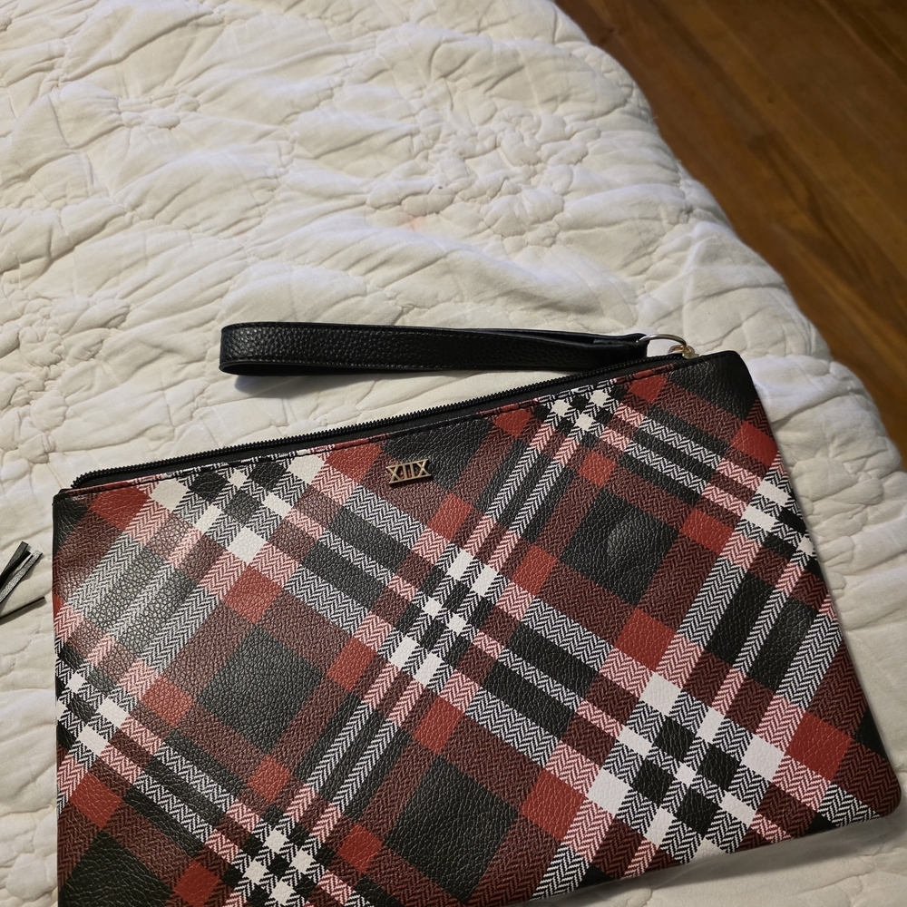 Black, Red, & White Large Wristlet Zip Close - Picture 9 of 9
